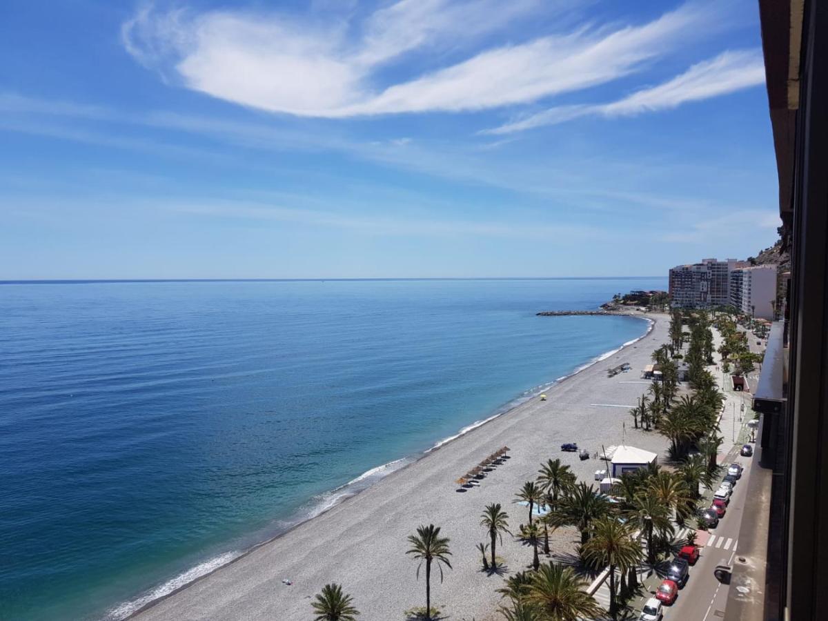 Atico En Almunecar. Primera Linea De Playa Con Vistas Espectaculares Luaran gambar
